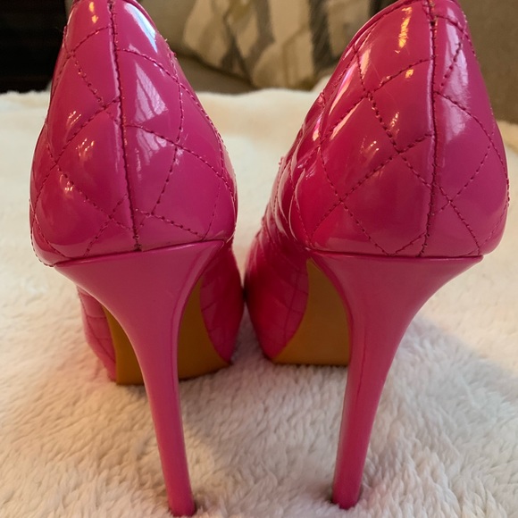👠Just Fabulous Pink Heels - Picture 2 of 4
